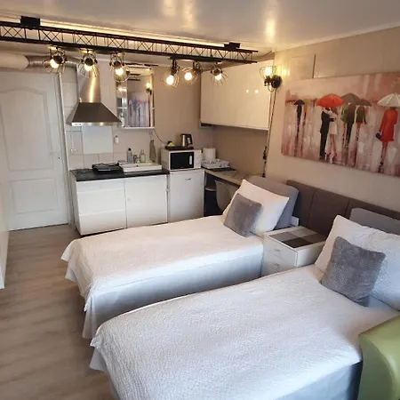 Savas 1 Mini And Parking בית נופש 3*